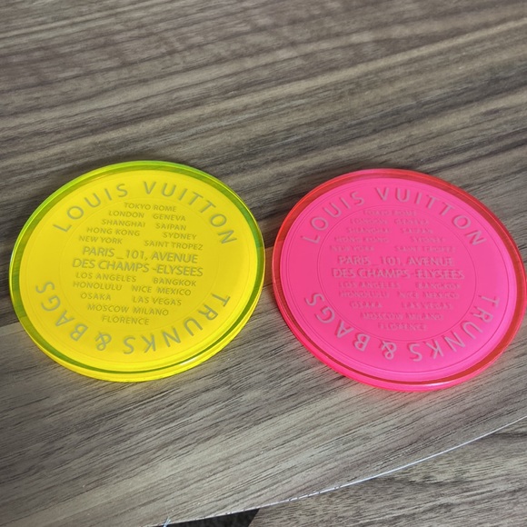 Louis Vuitton monogram coasters. Set of 2 - Picture 2 of 15